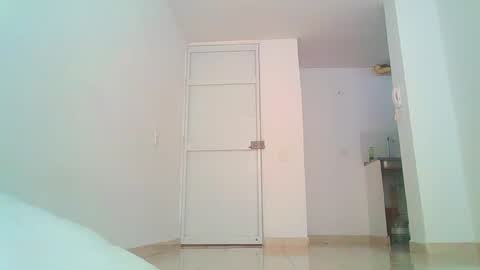 Snapshot of sweetdoll6 chatting on April 1, 1:52 pm Sweet Doll online show from April 1, 1:52 pm