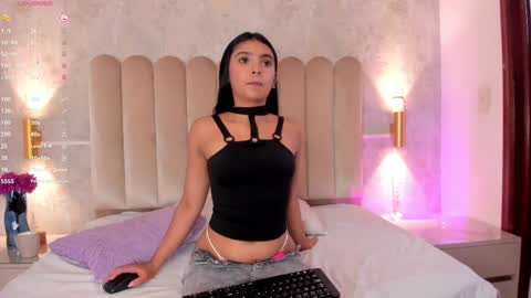 Snapshot of sweetely_1 chatting on April 6, 8:10 pm Ely online show from April 6, 8:10 pm