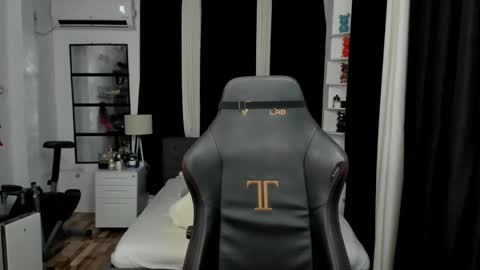 CANDACE online show from January 8, 5:15 pm