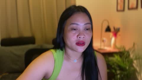 Snapshot of sweetestsmile_ chatting on November 14, 1:54 pm Khaye online show from November 14, 1:54 pm