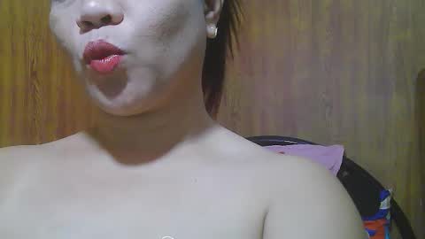 Snapshot of sweeteyes69xx chatting on August 2, 4:22 am sweeteyes69xx online show from August 2, 4:22 am