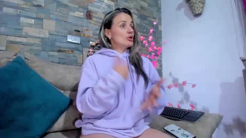 sweef online show from January 15, 12:30 am