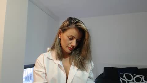 sweef online show from December 22, 8:28 pm