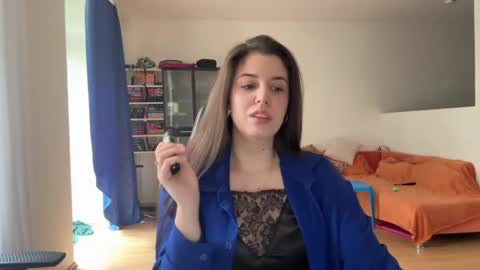 Snapshot of sweetfenomen67 chatting on May 9, 8:52 am Joanna online show from May 9, 8:52 am