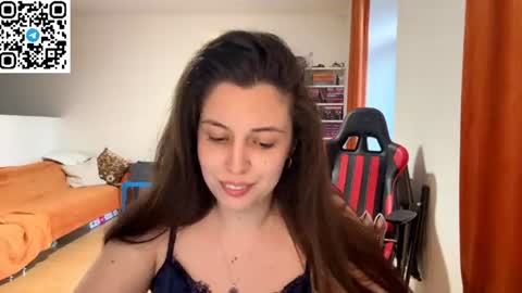 Snapshot of sweetfenomen67 chatting on July 8, 4:00 pm Joanna online show from July 8, 4:00 pm