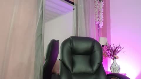Snapshot of sweetgh_ chatting on October 14, 11:11 am Sweet online show from October 14, 11:11 am