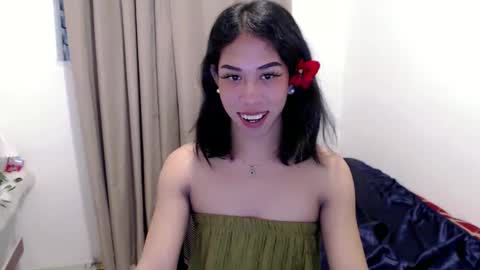 Snapshot of sweetgirl_acxx chatting on June 6, 4:12 pm Just call me AC online show from June 6, 4:12 pm