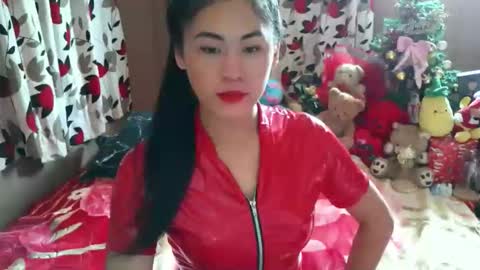 Snapshot of sweetgirllucy24xx chatting on October 3, 4:53 am sweetgirllucy24xx online show from October 3, 4:53 am