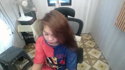 Snapshot of sweetgrace25 chatting on February 17, 11:20 pm IM YOUR GRACE online show from February 17, 11:20 pm