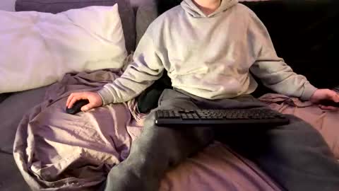 Snapshot of sweetheart13x chatting on October 28, 10:45 pm sweetheart13x online show from October 28, 10:45 pm