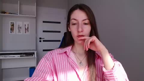 Snapshot of sweetheart_77 chatting on May 6, 7:24 am Emma online show from May 6, 7:24 am