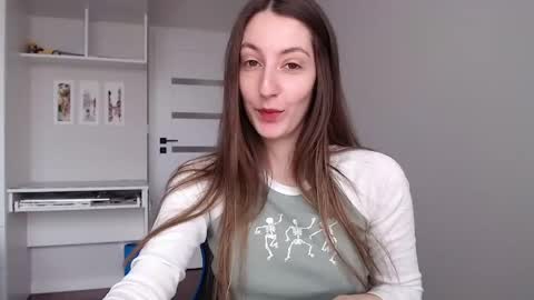 Snapshot of sweetheart_77 chatting on May 12, 9:06 am Emma online show from May 12, 9:06 am