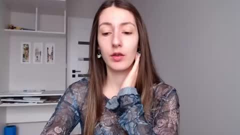 Snapshot of sweetheart_77 chatting on June 15, 7:43 am Emma online show from June 15, 7:43 am