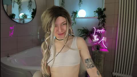 Kira online show from January 30, 9:25 pm