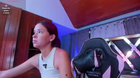 Snapshot of sweetie_foxx1 chatting on June 27, 11:37 am FOXXY online show from June 27, 11:37 am