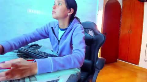 Snapshot of sweetie_foxx1 chatting on August 4, 11:46 am FOXXY online show from August 4, 11:46 am