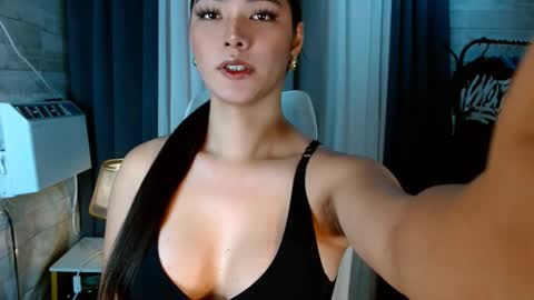 Snapshot of sweetiefox1 chatting on October 22, 2:12 am sweetiefox1 online show from October 22, 2:12 am