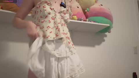 Snapshot of sweetiek1tty chatting on October 14, 12:33 am Sweetiek1tty online show from October 14, 12:33 am