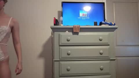 Snapshot of sweetiek1tty chatting on February 12, 12:27 am Sweetiek1tty online show from February 12, 12:27 am