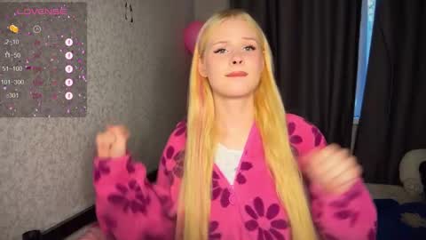 sweetie Lisa3 online show from December 9, 10:22 am