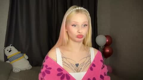 sweetie Lisa3 online show from December 16, 6:16 pm