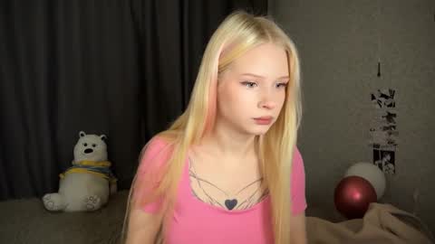 sweetie Lisa3 online show from December 24, 3:38 am