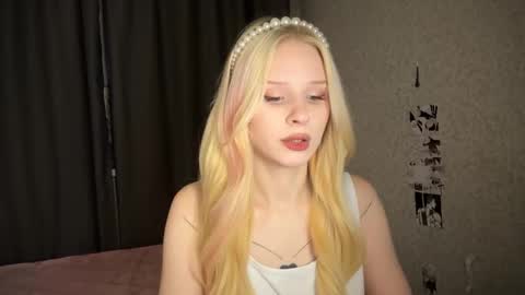 sweetie Lisa3 online show from December 28, 4:30 am