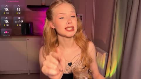 sweetie Lisa3 online show from February 23, 7:33 pm