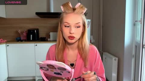 sweetie Lisa3 online show from May 22, 6:09 am