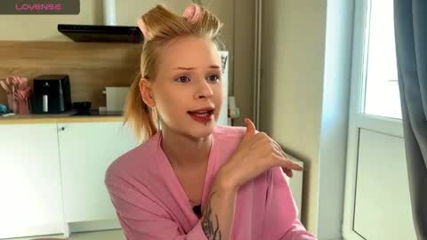 sweetie Lisa3 online show from May 25, 5:02 am