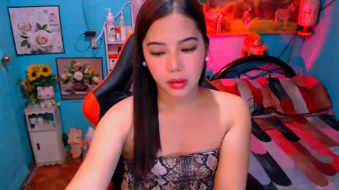 Nicole online show from December 16, 10:13 pm