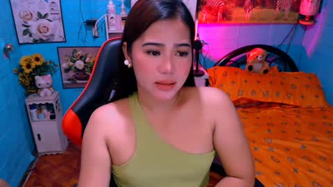 Nicole online show from February 12, 2:21 pm