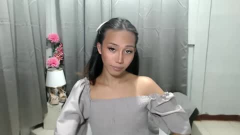 Snapshot of sweetiie_caren chatting on January 11, 5:20 am CAREN online show from January 11, 5:20 am