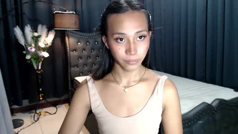 Snapshot of sweetiie_caren chatting on January 25, 9:47 am CAREN online show from January 25, 9:47 am