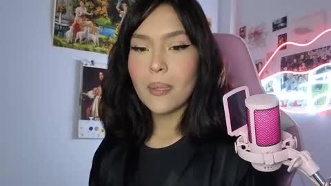 SweetJess online show from April 18, 7:45 am