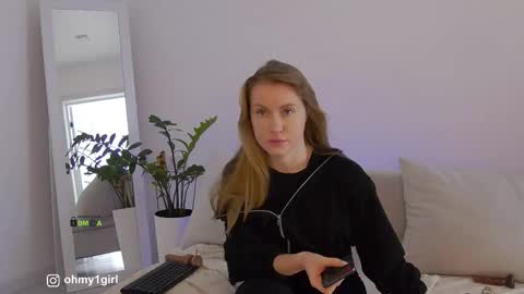 SweetKira1 online show from February 27, 10:15 am