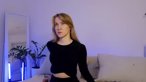 SweetKira1 online show from March 9, 3:38 pm