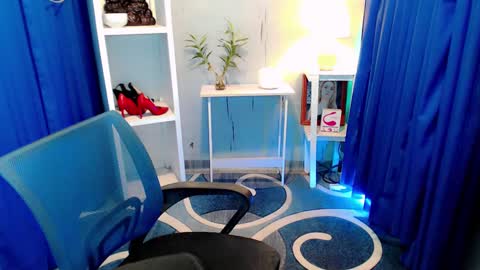 dessiree online show from March 11, 1:12 pm