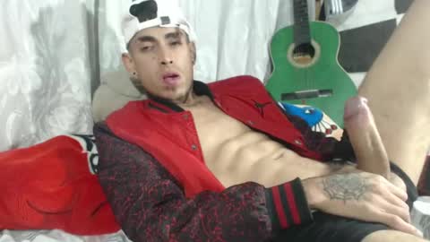 Snapshot of sweetlatinakim chatting on February 24, 10:36 pm Camilo online show from February 24, 10:36 pm