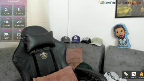 Snapshot of sweetlatinoboy chatting on June 7, 12:09 pm SWEETLATINBOY online show from June 7, 12:09 pm