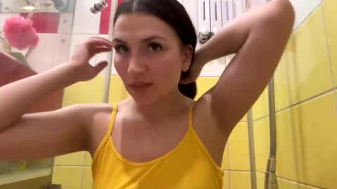 Lia online show from April 17, 7:50 pm