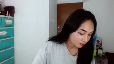 Lilly online show from December 5, 10:23 am