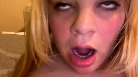 Lisa  online show from March 5, 11:05 pm