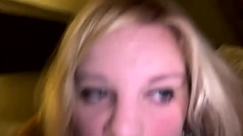 Lisa  online show from October 20, 3:56 pm