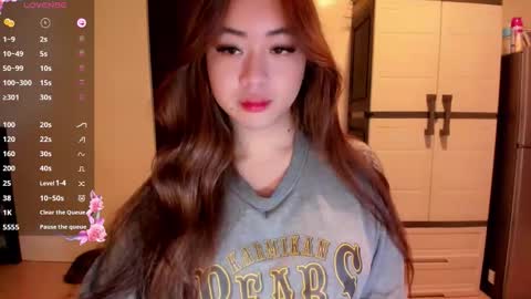 Snapshot of sweetlovepinay04 chatting on May 6, 2:19 am Zoe online show from May 6, 2:19 am