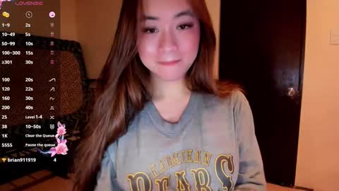 Snapshot of sweetlovepinay04 chatting on June 1, 6:15 am Zoe online show from June 1, 6:15 am