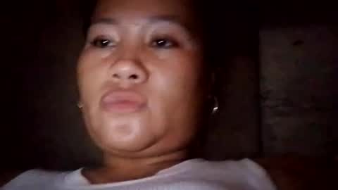 Snapshot of sweetmae32 chatting on June 13, 9:51 am sweetmae32 online show from June 13, 9:51 am