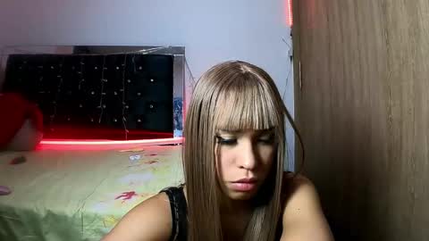 sweetmagic6 online show from March 5, 5:03 am