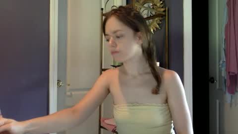 Snapshot of sweetmarie223 chatting on May 12, 4:15 pm sweetmarie223 online show from May 12, 4:15 pm