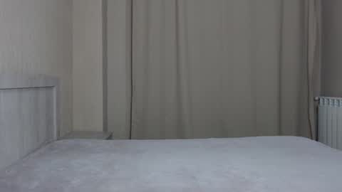 Mia online show from January 13, 2:11 pm